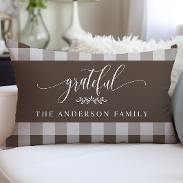 Dankbare familienaam bruine buffelplaid kussen