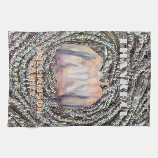 Dankbare familienaam script pompoen rustieke herfs theedoek (Horizontaal)