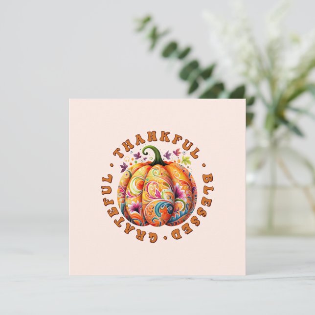 Dankbare, gezegende, dankbare bloemenpompoen (Staand voorkant)