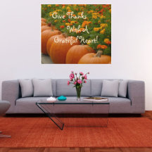 Dankbare zonnebloemen en pompoen houtkunst"