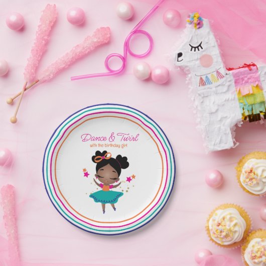 Dans & Draai Verjaardagsmeisje Kleurrijk Papieren Bordje (Feest)