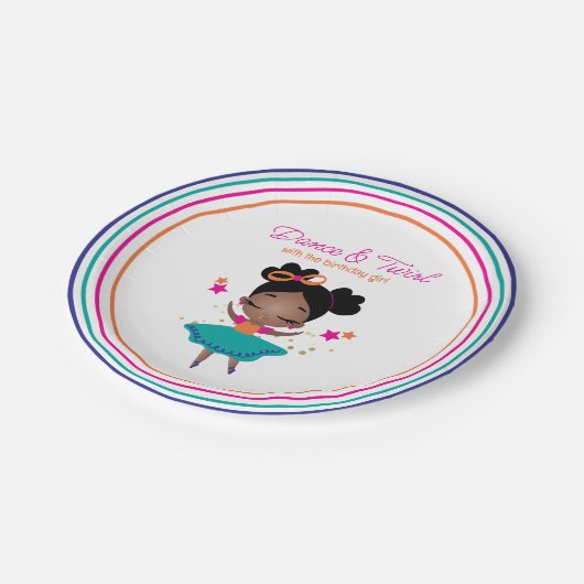 Dans & Draai Verjaardagsmeisje Kleurrijk Papieren Bordje (Gekanteld)