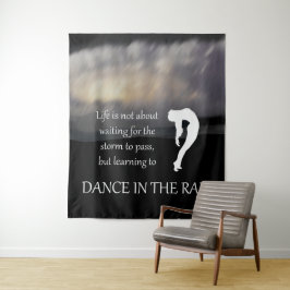 Dans in de Regen Tapestry Wandkleed