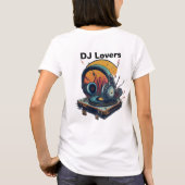 Dans op het ritme van het verleden:  Vibes DJ T-shirt (Achterkant)