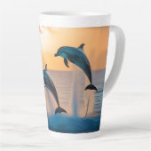 Dansen in de schemering: drie springende dolfijnen latte mok (Rechterhoek)