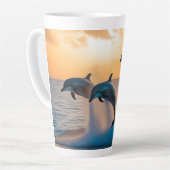 Dansen in de schemering: drie springende dolfijnen latte mok (Linkerhoek)