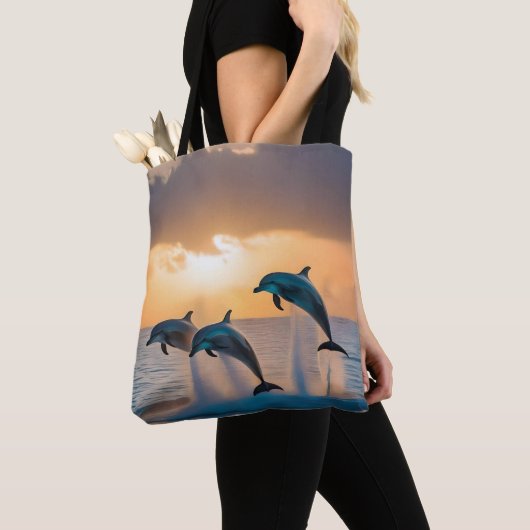 Dansen in de schemering: drie springende dolfijnen tote bag (Dichtbij)