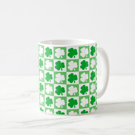 Dansend Green en White Shamrocks Irish Koffiemok (Voorkant rechts)