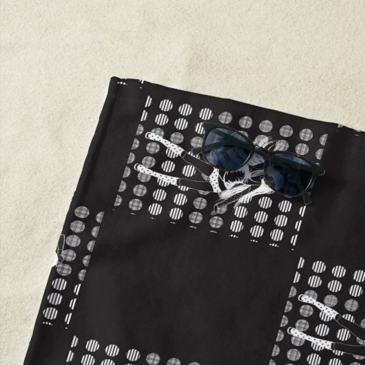 dansend vriendin strandlaken (In situ)