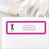 Dansende ballerina zwart, warm roze aangepast etiket (Insitu)