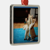 "DANSENDE KITTENS" KERSTVERSIERING METALEN ORNAMENT (Rechts)