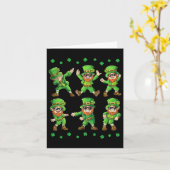 Dansende Leprechauns St. Patrick's Day Jongens Mei Kaart (Gele Bloem)