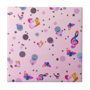 Dansende muziek van kleuren op roze tegeltje