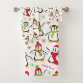 Dansende Penguins Red en Green Pattern Kerstmis Bad Handdoek (Insitu)