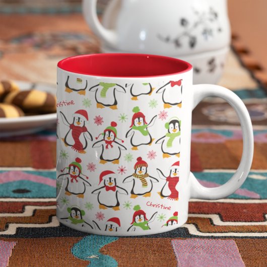 Dansende Penguins Red en Green Pattern Kerstmis Tweekleurige Koffiemok