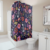 dansende skeletten in het bloemtuinpatroon douchegordijn (In situ)
