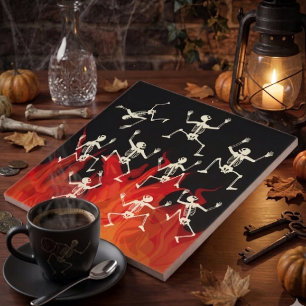 Dansende skeletten op vuur vlammen voor Halloween Tegeltje