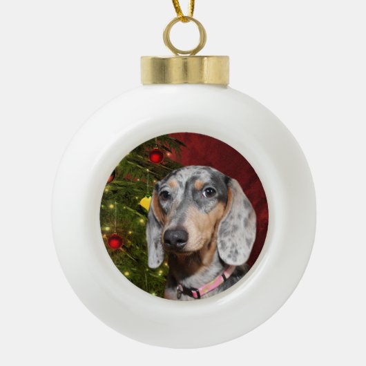Dapped Dachshund Kerstmis Keramische Bal Ornament (Voorkant)