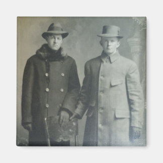 Dapper Brothers in Overjassen RPPC B & W Foto Afbe Magneet
