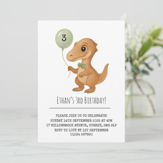 Dapper Brown Dino with Green Bow Tie Birthday Kaart (Staand voorkant)