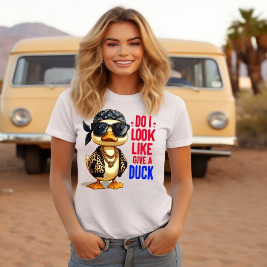 Dapper Duck Donning Shades en Bandana T-shirt