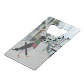 Dapper Pigeon Over Town Funny Creditkaart Flessenopener (Voorkant Gekanteld)