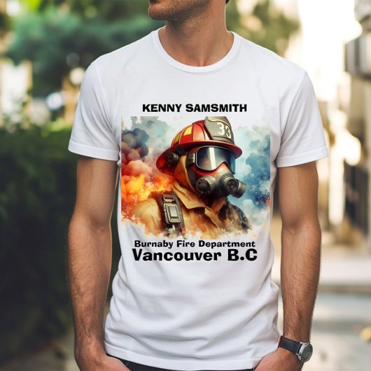 Dappere brandweerman in actie te midden van wervel t-shirt