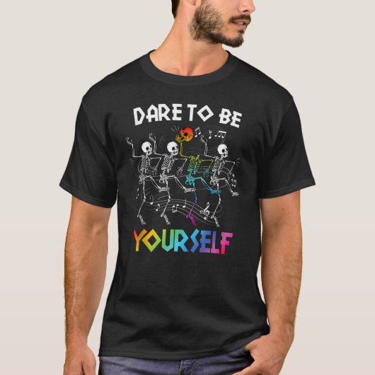 Dare To Be LGBT Pride Yourself Rainbow Skeleton Da T-shirt (Voorkant)