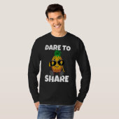 Dare To Share Swinger Upside Down Sunglasses Pinea T-shirt (Voorkant volledig)