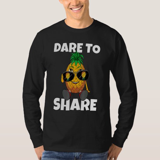 Dare To Share Swinger Upside Down Sunglasses Pinea T-shirt (Voorkant)