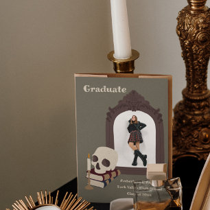 Dark Academia Foto Afstuderen Aankondiging