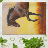 Dark Bay Stallion Horse Galloping Theedoek (Gevouwen)