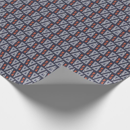 Dark Blue and Red Geometric Triangles Pattern Cadeaupapier (Hoek)