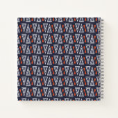 Dark Blue and Red Geometric Triangles Pattern Notitieboek (Achterkant)