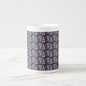 Dark Blue and Red Geometric Triangles Pattern Porselein Kop (Voorkant)