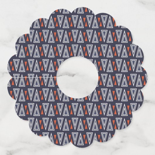 Dark Blue and Red Geometric Triangles Pattern Wijnglaslabel (Voorkant)