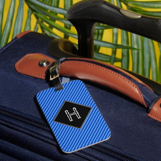 Dark Blue en Lighter Blue Stripes Pattern Bagagelabel (Voorkant Insitu 1)