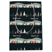 Dark Christmas Tree Pattern Wrapping Paper Medium Cadeauzakje (Voorkant)