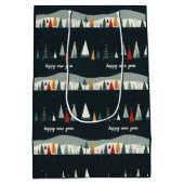 Dark Christmas Tree Pattern Wrapping Paper Medium Cadeauzakje (Achterkant)