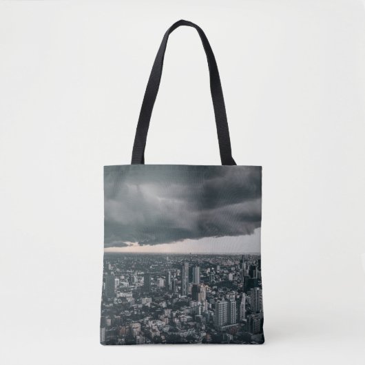 DARK CLOUD BOVEN STADSGEBOUWEN TOTE BAG (Voorkant)