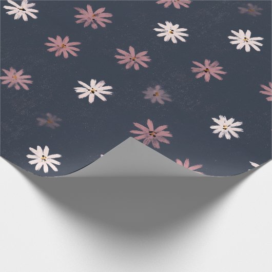 Dark Daisy Spring Gift Wrap Cadeaupapier (Hoek)