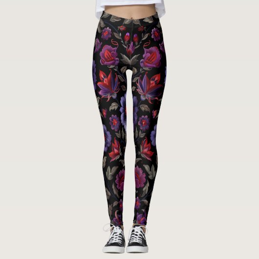 Dark Elegance: Black and Purple Floral Pattern Leggings (Voorkant)