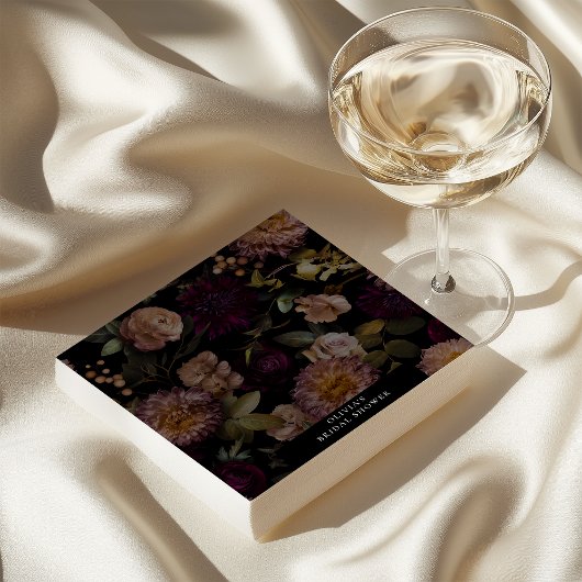 Dark en Moody Dramatic Floral Vrijgezellenfeest Servet