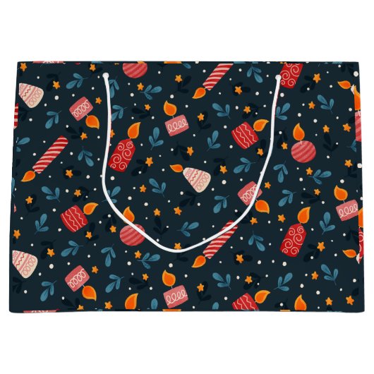 Dark Festive Mixed Candles Holiday Gift Bag  Groot Cadeauzakje (Voorkant)