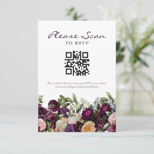 Dark Floral bruiloft QR Code RSVP Card (Staand voorkant)