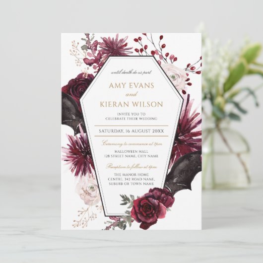 Dark Floral Burgundy & Black Halloween Wedding Kaart (Staand voorkant)