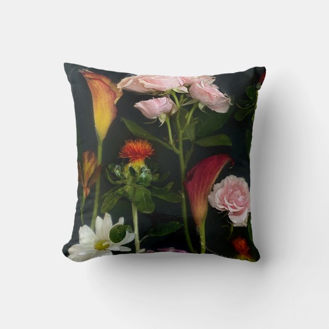 Dark Floral Sierkussen (Voorkant)