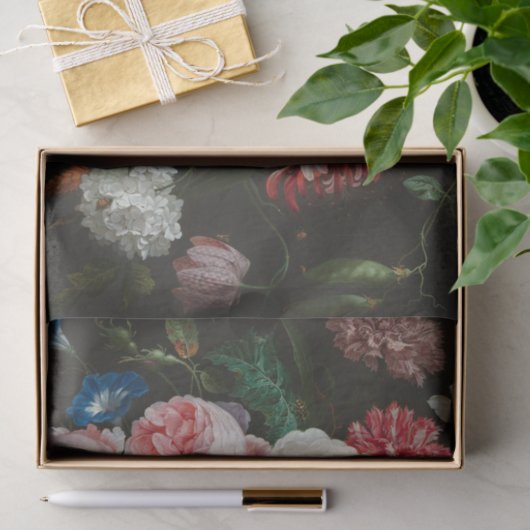 Dark Floral still life Tissuepapier (Geschenk)