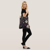 Dark Floral Tote Bag (Op model)