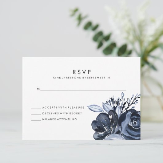 Dark Floral | Zwarte Waterverf-weddenschap RSVP Kaartje (Staand voorkant)